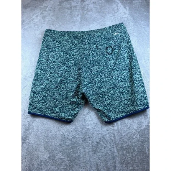 COSTA Board Shorts Mens 38 Green Wave Pattern Performance Swim Surf Trunks - Picture 2 of 6